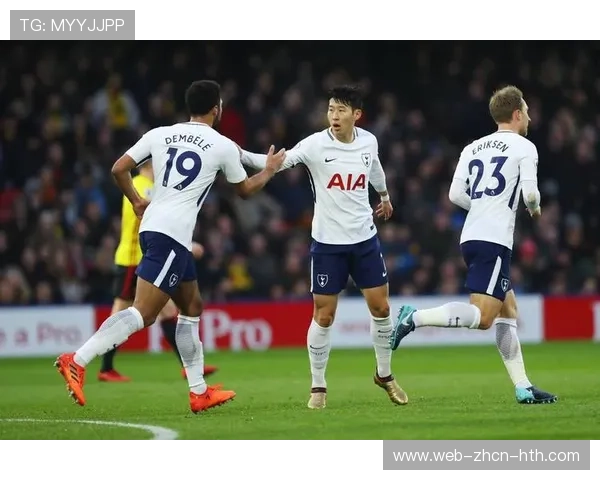 孙兴慜侧翼加速瞬间甩开三人,热刺场面完全掌控 孙兴慜侧翼加速瞬间甩开三人,热刺场面完全掌控